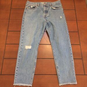 Levi’s wedgie raw hem button fly jeans 31